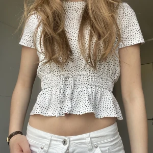 Topp - Supersöt prickig topp från zara☺️