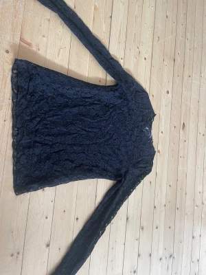 Spets tröja - Super snygg att ha på fest, skön