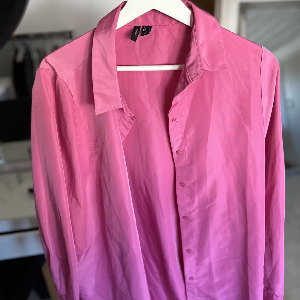 Rosa skjorta från Vero Moda🩷 Så fin på!. Skjortor.