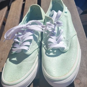 Vans Mandala - Vans i storlek 40 (sitter som 39 eller 38)
