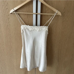 Spets linne🤍 - Super fint linne från bikbok som inte kommer till användning. Inga defekter och i nyskick.💕