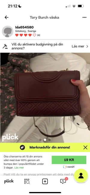 Tory Burch väska  - Säljer min vinröda Tory Burch väska. Passar perfekt nu till hösten❣️