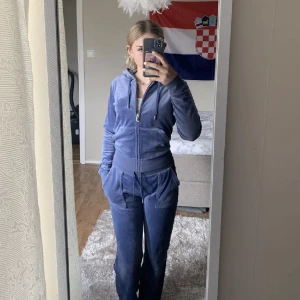 Juicy couture  - Hejj vill helst byta mitt juicy couture sett mot ett beige eller svart juicy sett i storlek xs 💞🫶