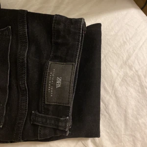 Zara jeans  - Fina oanvända jeans!