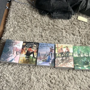 Manga - Säljer hela ”i hear the sunspot ” serien man kan hela eller bara en 120 kr st alla för 500 + frakt