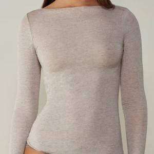 Intimissimi tröja  - Säljer min intimissimi tröja då den är för stor och knappast använd, storlek m💞