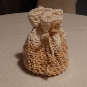 Presentpåse/förvaringspåse - Virkad förvaringspåse/presentpåse