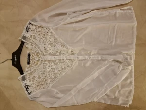 Vit blus - Vit blus med spets 