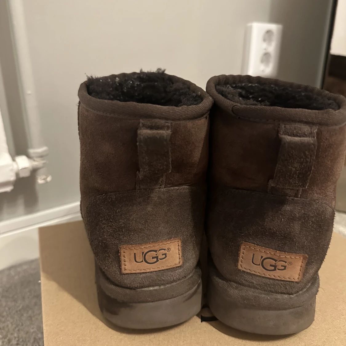 Ugg - 90