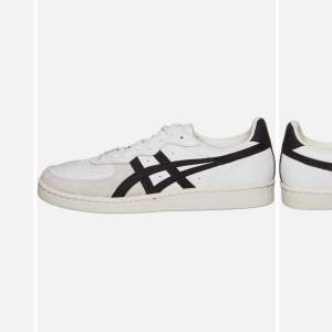 Säljer mina helt nya onitsuka tiger sneakers. De är enbart testade, så helt nya. Säljer pga att de inte passade inte mig, så de används aldrig. Helt nya skor utan några märken eller slitningar. Skriv privat för egna bilder på skorna!