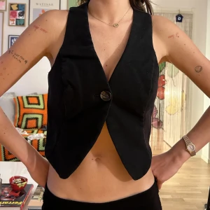 weekday waist coat  - SWISH ONLY 🚨 MSG BEFORE BUYING 