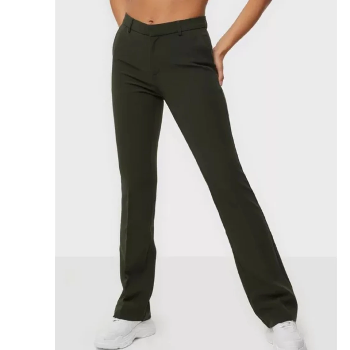 Neo noir Cassie kostymbyxor 