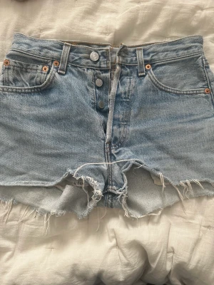 Levis shorts  - Säljer dessa superfina Levis shortsen då de är för små för mig.