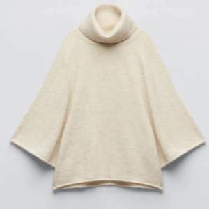 Sparsamt använd poncholiknade tröja med trekvartsärm från Zara, fler bilder kan fås! Pris exkluderar fraktkostnaden😇