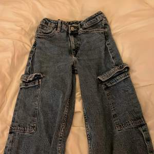 Jeans with pockets, wideleg, in good condition
