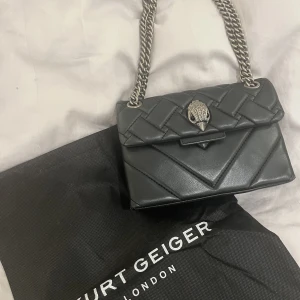 Kurt geiger  - Säljer min Kurt Geiger som är köpt förra året, som i nyskick 