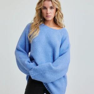 Stickad tröja  - Stickad tröja ifrån bikbok storlek s