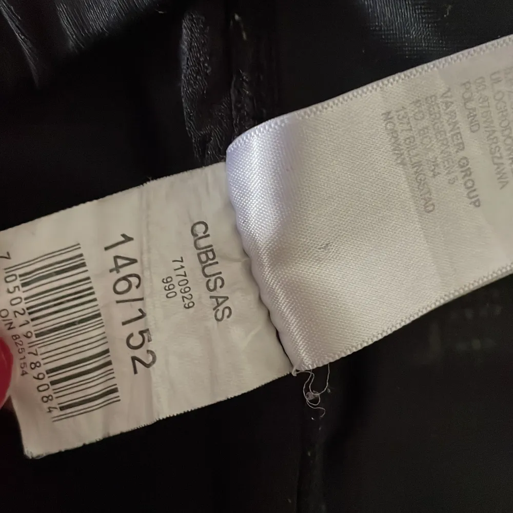 Biker leggings, strechy , used with no damage. Farkut & Housut.