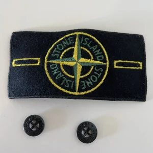 Stone island patch - Patch och knappar stone island. Nyskick. 