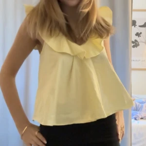 Söt topp - Så söt topp som inte har används, skriv för fler bilder, köparen står för frakt 💗