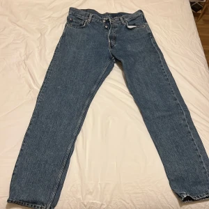 Weekday jeans - Bra skick, inget fel på byxorna, passar inte längre därför jag säljer dem!