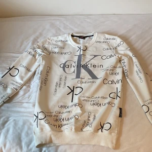 Calvin klein tröja - Helt oanvänd pris kan diskuteras