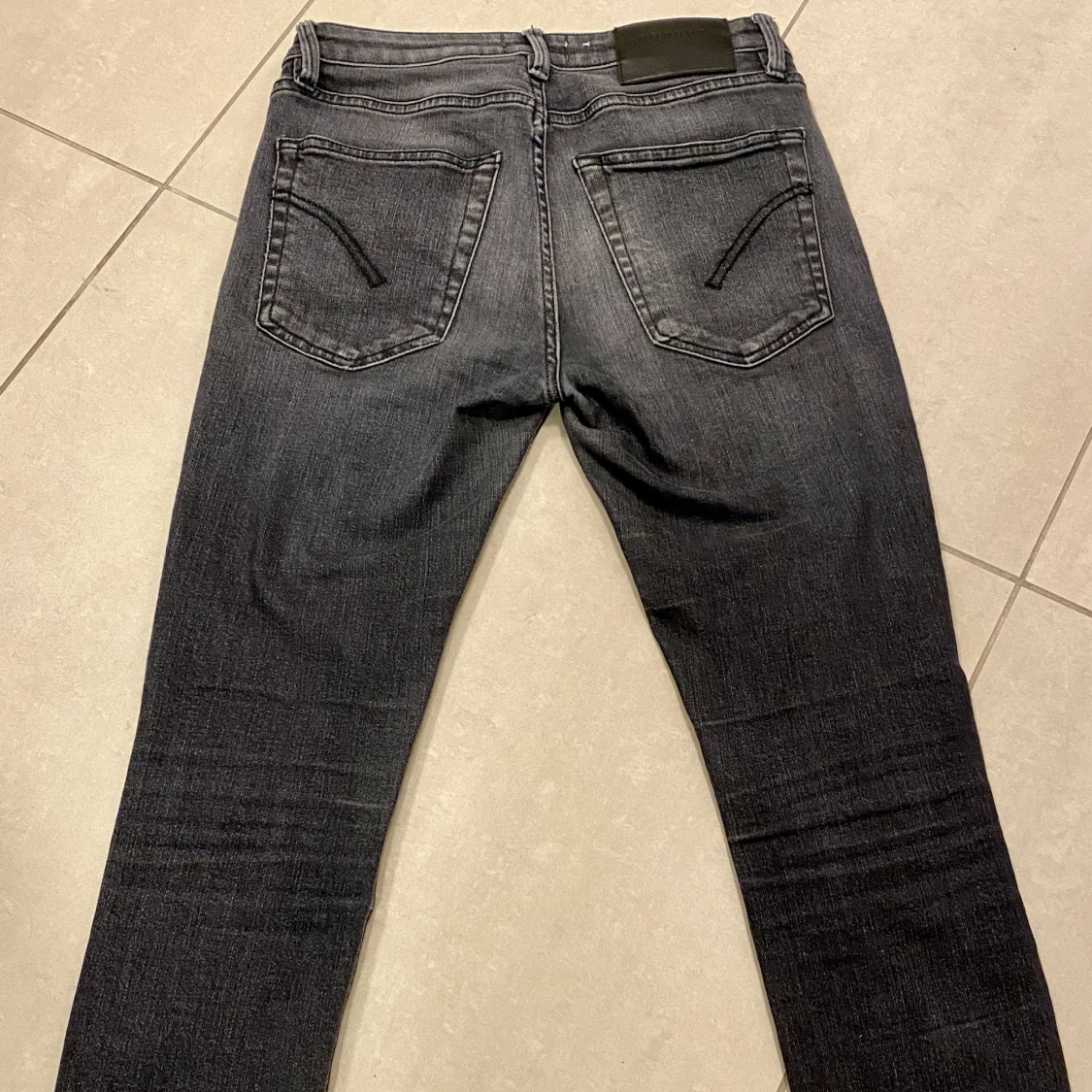 Gråa Dondup Jeans - 90