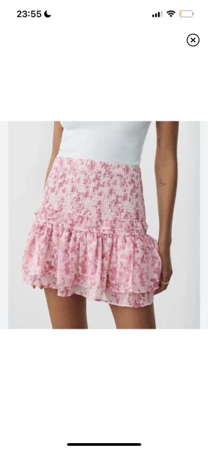 Gina kjol - Säljer denna ursnygga kjol, aldrig andvänd ❤️ går ner i pris vid snabb affär ❤️ inte mina bilder ❤️skriv förstår frågor 