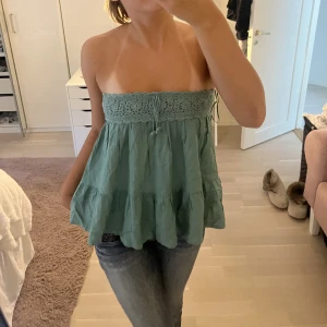 Kjol/topp - Kjol från pull and bear jag använder som topp🥰bra skick