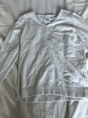 Stickad tröja  - Super fin tröja som inte kommer till användning längre!❤️