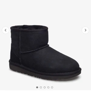 Uggs - Det är inte äkta Uggs men precis lika dans som alla andra! 🩷🩷skriv för egna bilder!