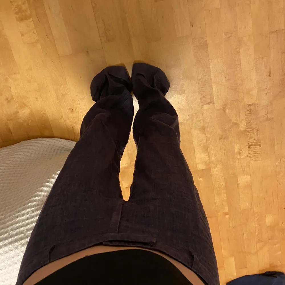 Super fina! Långa på mig som är 160💕 Lite slitna nertill, annars väldigt bra skick🤗. Jeans & Byxor.