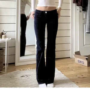 jeans - lågmidjade jeans i manchester material❤️👌🏼  lånade bilder men passar mig som är 169 