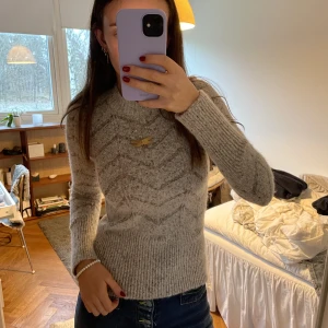 Isabel marant tröja - Stickad tight tröja från Isabel marant. Så skön men kommer inte till användning. 39% baby alpaca ull.