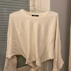 Tröja - Helt ny tröja med lappen kvar, vit!