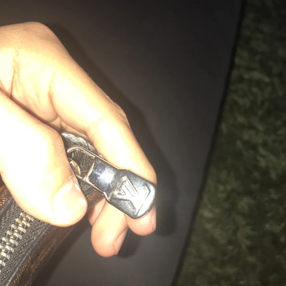 Lv axel arms väska - 91