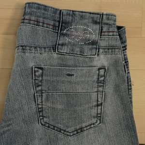 Vintage Dolce & Gabbana jeans  - Vintage Dolce & Gabbana lågmidjade jeans. Säljer för att de är lite för långa på mig. Skulle passa perfekt om man är längre än 165. Skriv för fler bilder💓