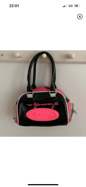 minibag - köpt här från plick men aldrig använd, inga defekter 💗