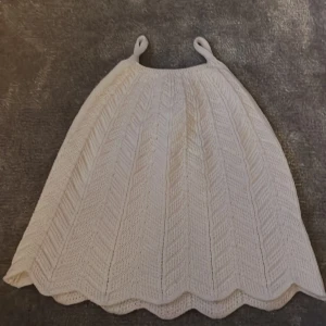 Zara topp - Säljer den här super fina zara toppen verkligen så himla fin köptes i sommar igår barn avdelningen.