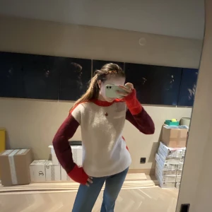 Hm tröja  - Säljer den här jättesnygga hm tröjan, storlek xs❣️