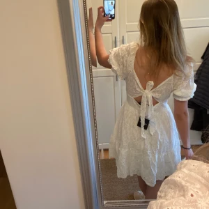 Studentklänning  - Helt oanvänd med lappen kvar, perfekt studentklänning! 