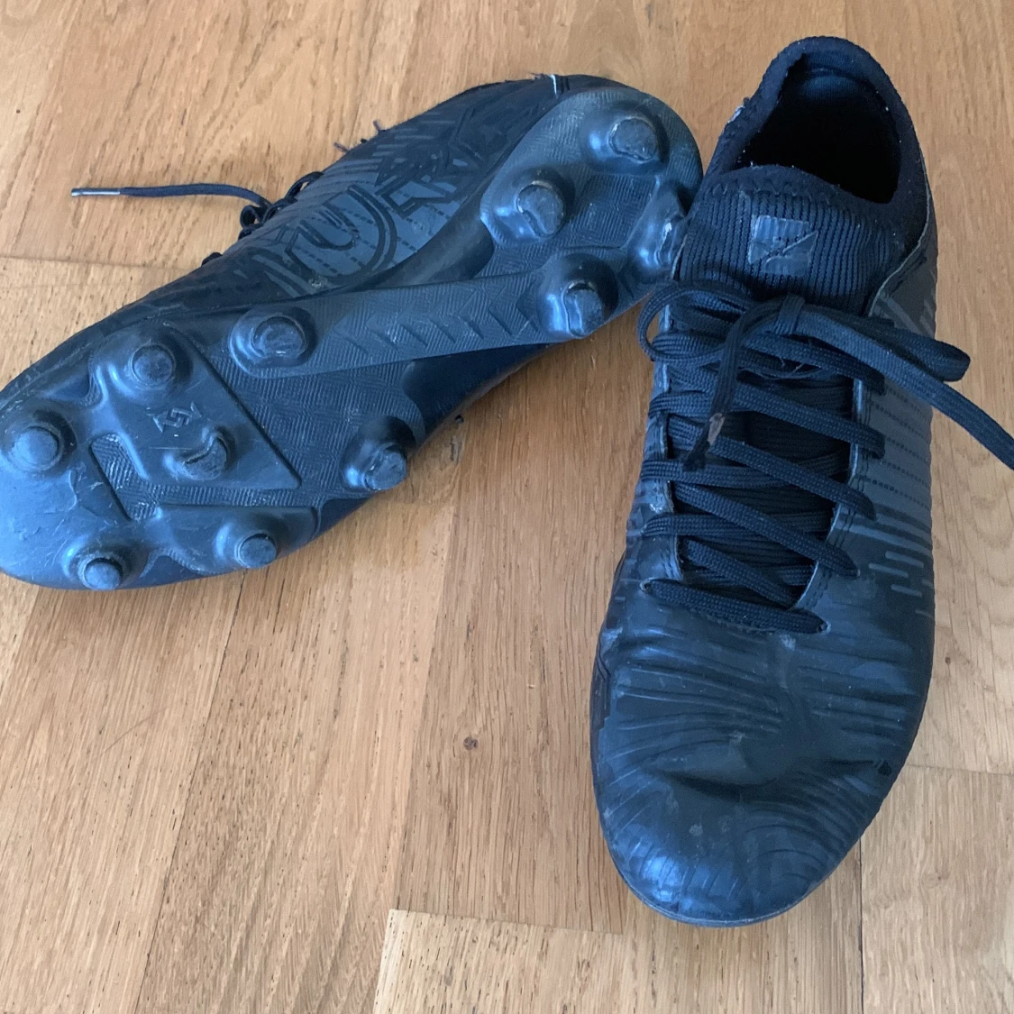 Puma fotbollsskor  - 91