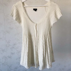 Stickad topp - Kabelstickad luftig sommartopp, off-white 🤍 Storlek S men passar M.