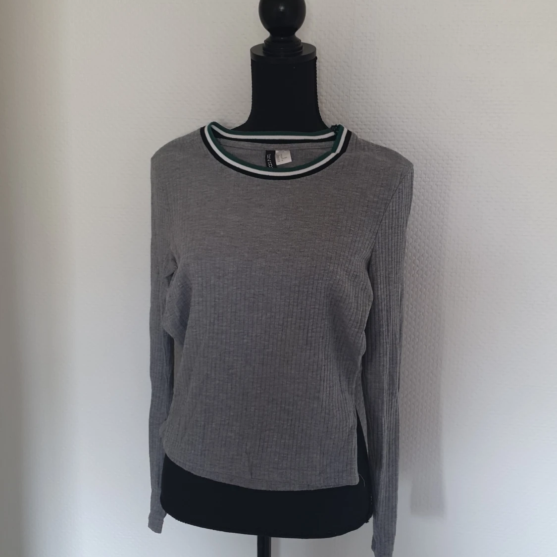 Grå skön tröja