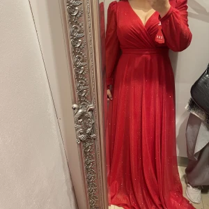 Klänning  - Använt en gång bara.