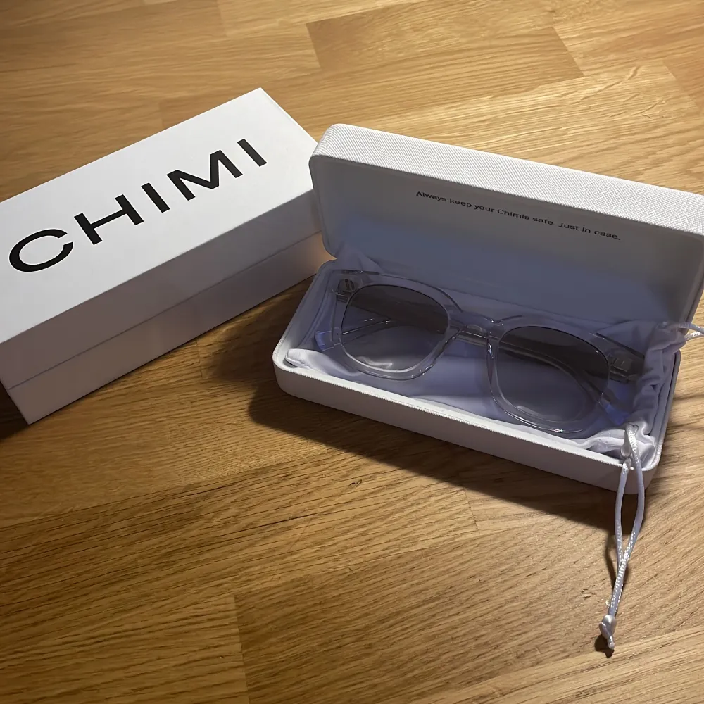 Chimi 02, Skick: 10/10 Sprillans nya, endast testade få antal gånger. Accessoarer.