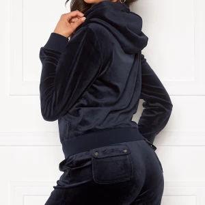 Mörkblått juicy sett  - Säljer nu mitt fina juicy sett som är i jätte fint skick,är i storlek XS men passar även dom som har S 