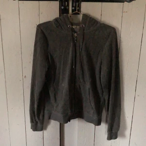 Kofta - Grå mysig kofta ifrån Cubus 