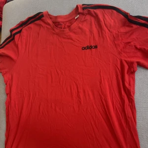 Adidas  - Adidas t-shirt 