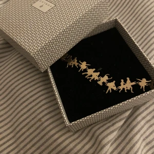 Armband guld edblad✨ - Armband från edblad i guld. Knappt använt och i fint skick✨ 